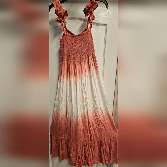 Raviya Maxi Dress - Picture 2 of 5